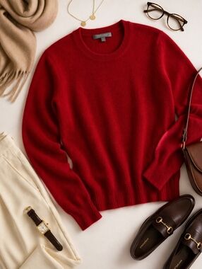 Neimon Marcus Christmas Red L Sleeve Lightweight Cashmere Sweater. Ladies Xsmall